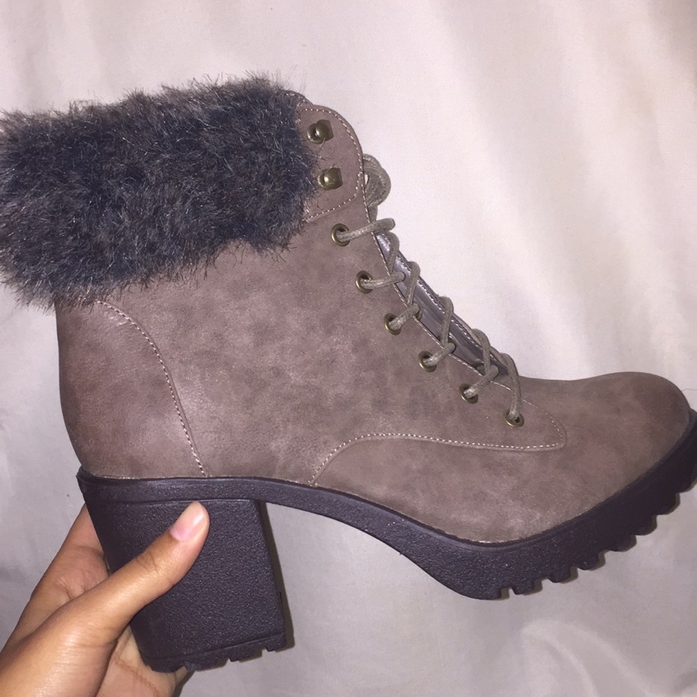 JUST FAB FAUX FUR TAN BOOTIES!!
